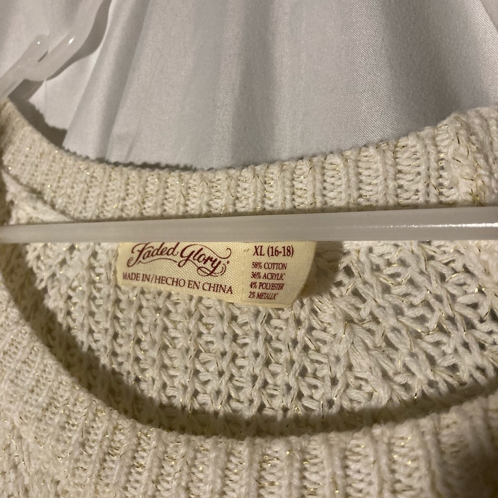 Creme Sweater - Picture 2 of 4